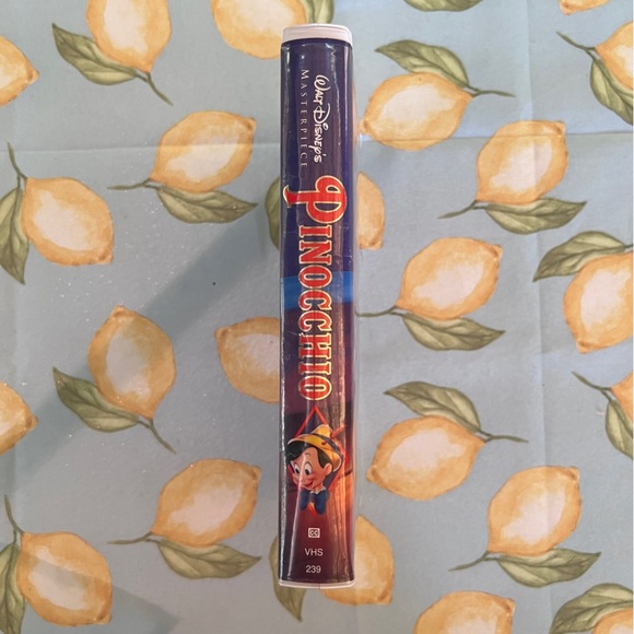 Disney’s Pinocchio VHS - Picture 2 of 5